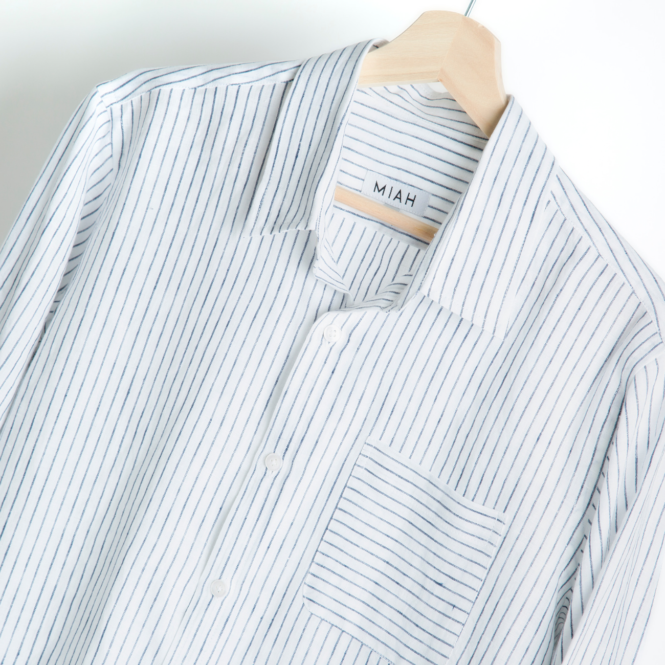 THE LINEN SHIRT - Navy Stripe