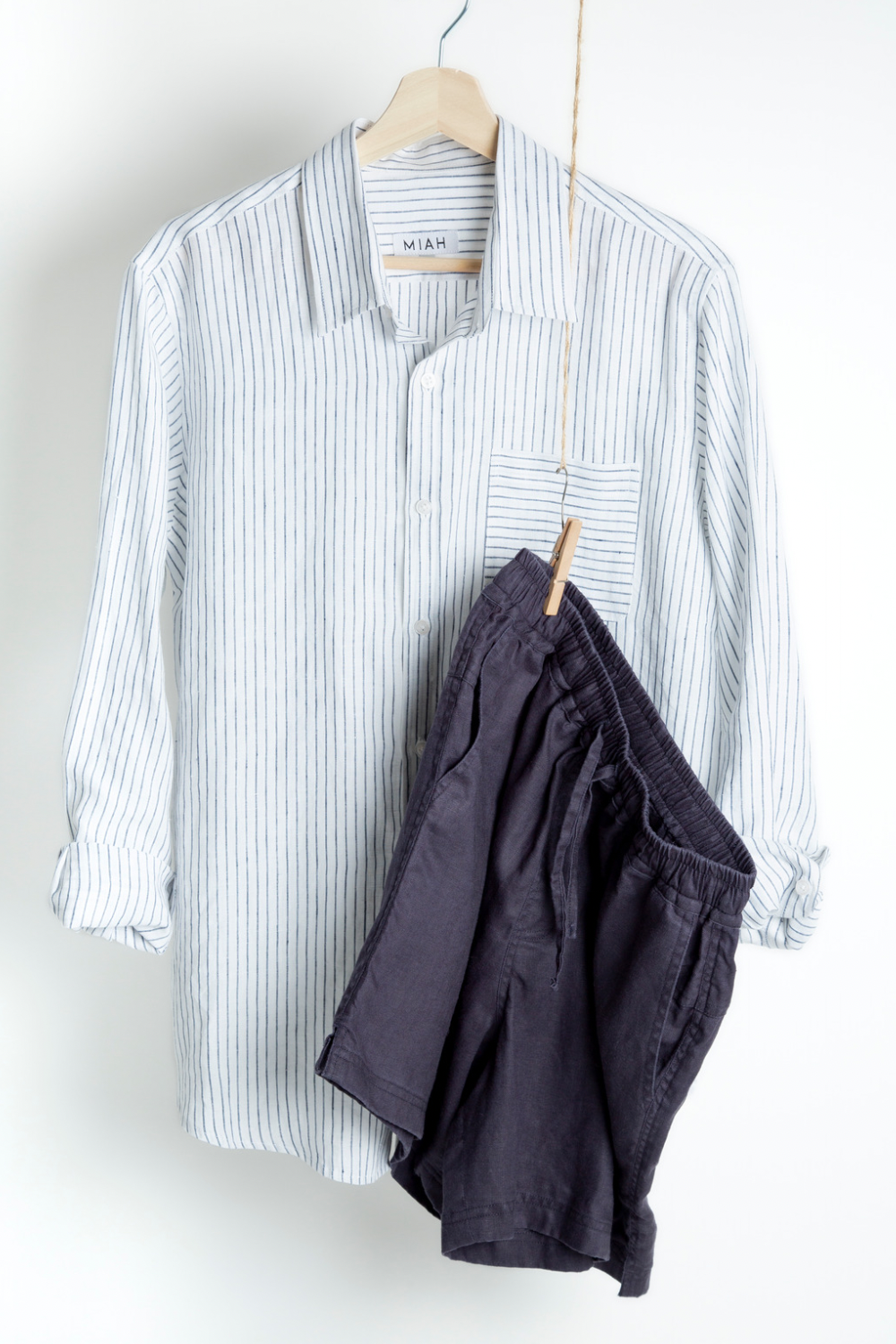 THE LINEN SHIRT - Navy Stripe